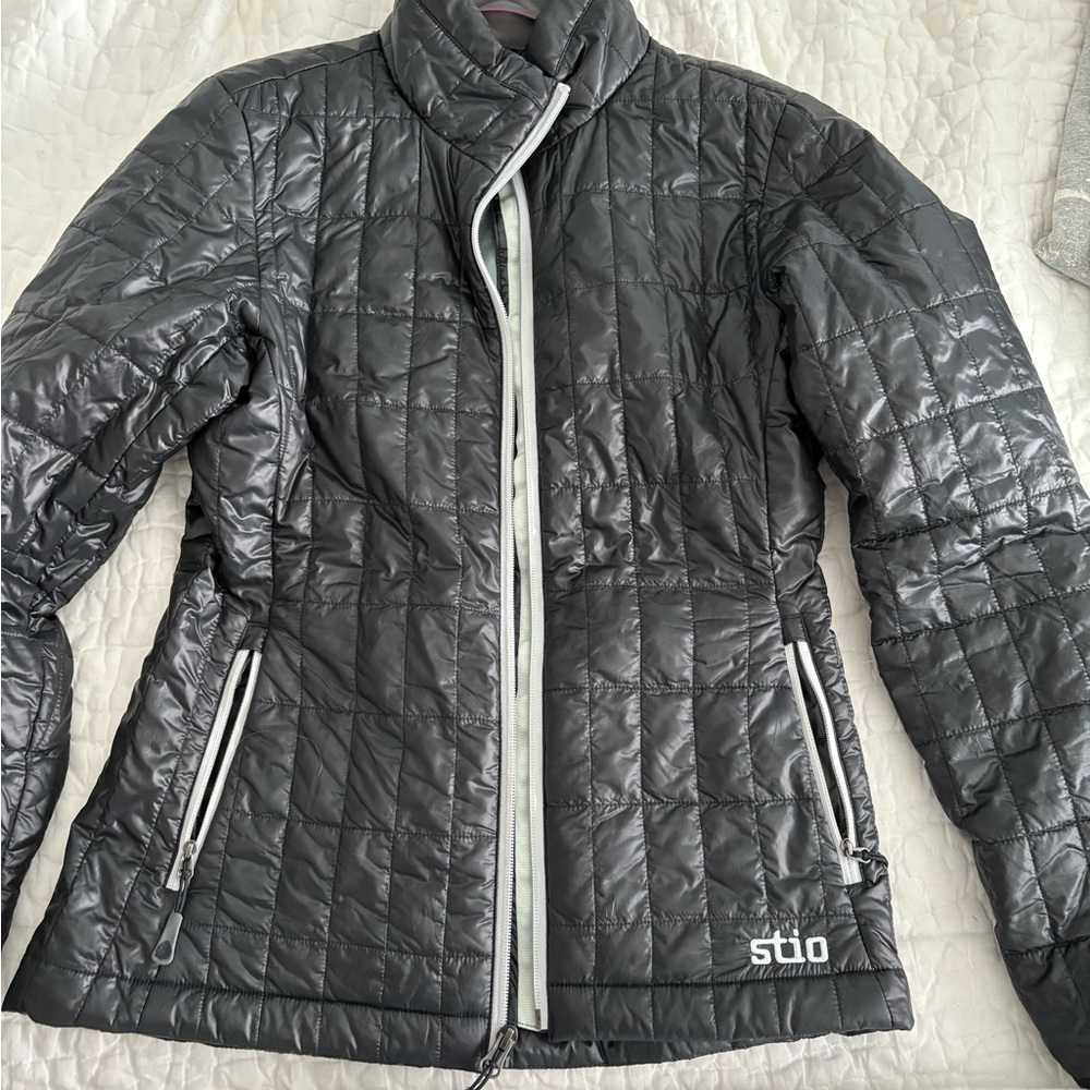 Stio Women's Charcoal Puffer Jacket